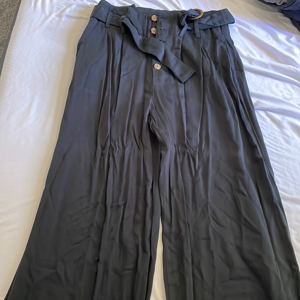 Abercrombie & fitch belted pants